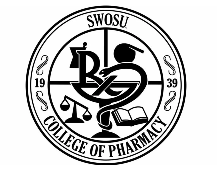 College+of+Pharmacy+prepares+for+professionalism+dinner