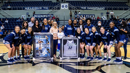 Lady Bulldogs win blowout game on senior day